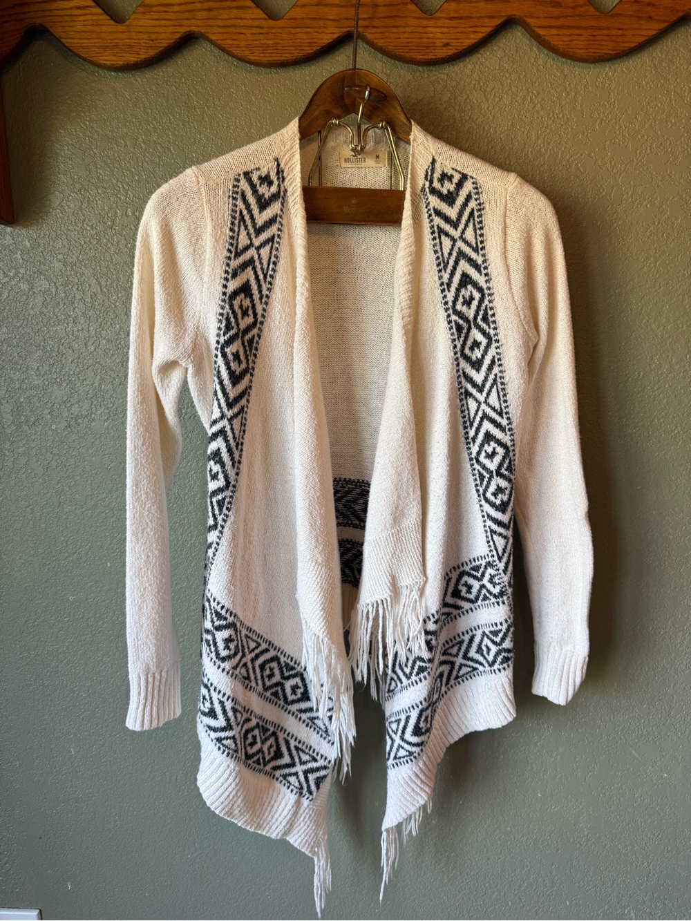 Hollister Ivory Open-Front Cardigan with Black Geometric Trim